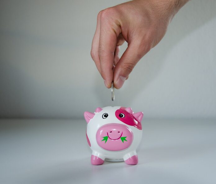10 unkonventionelle Wege, um Geld zu sparen und zu investieren